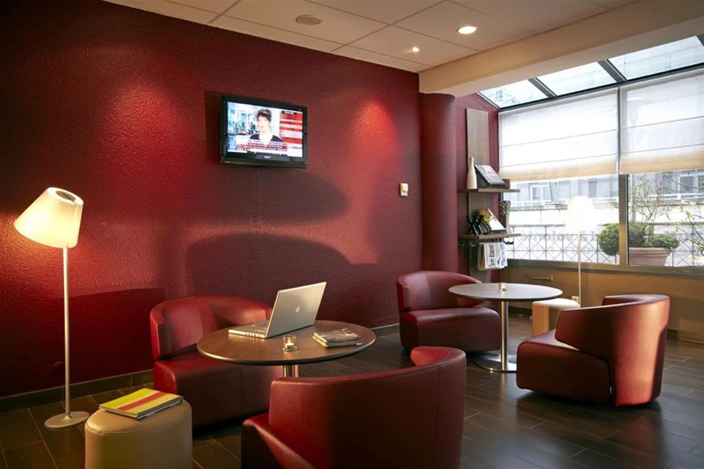 Campanile Saint-Quentin-En-Yvelines Hotel Montigny-le-Bretonneux Restaurant photo