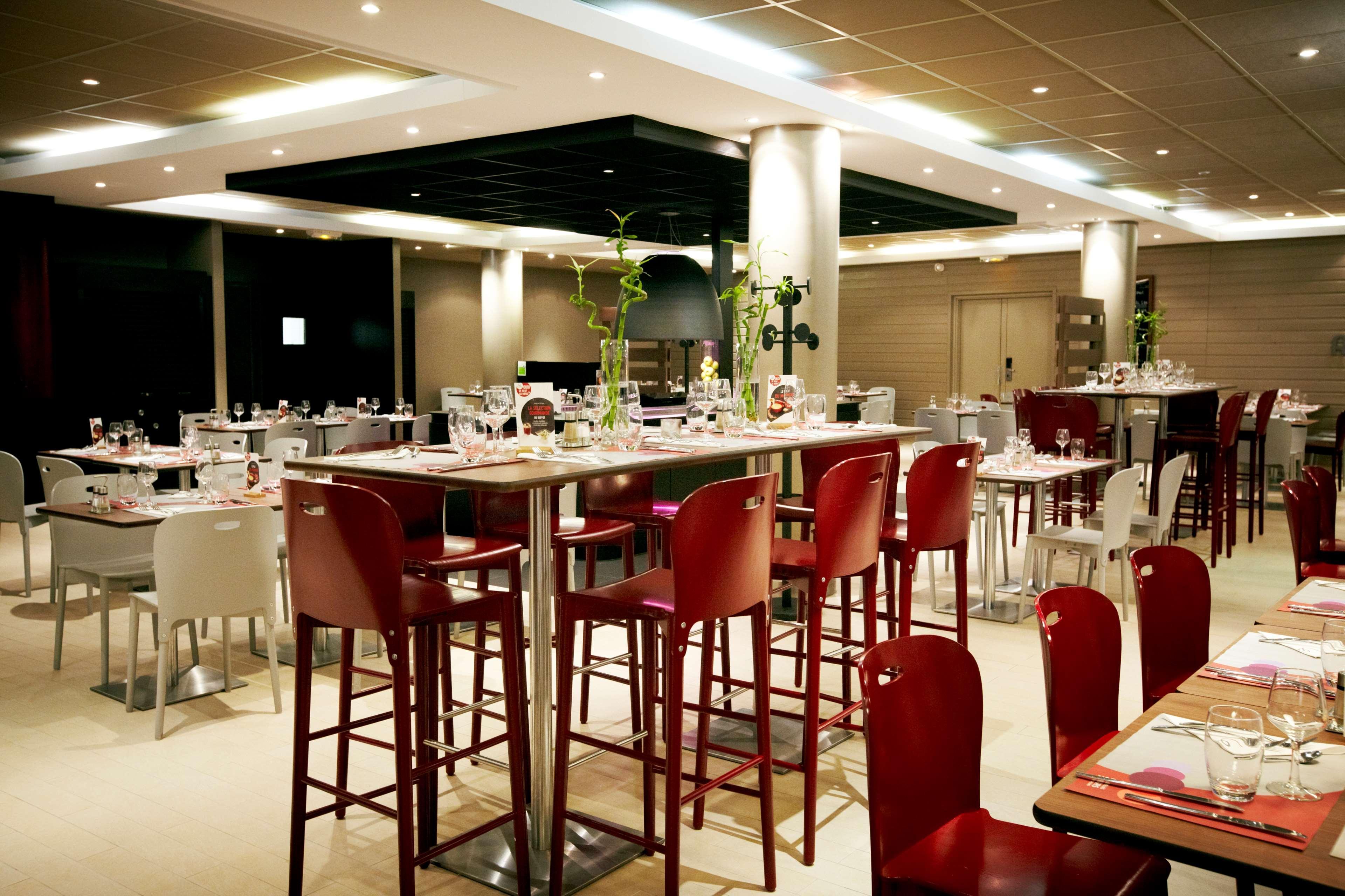 Campanile Saint-Quentin-En-Yvelines Hotel Montigny-le-Bretonneux Exterior photo