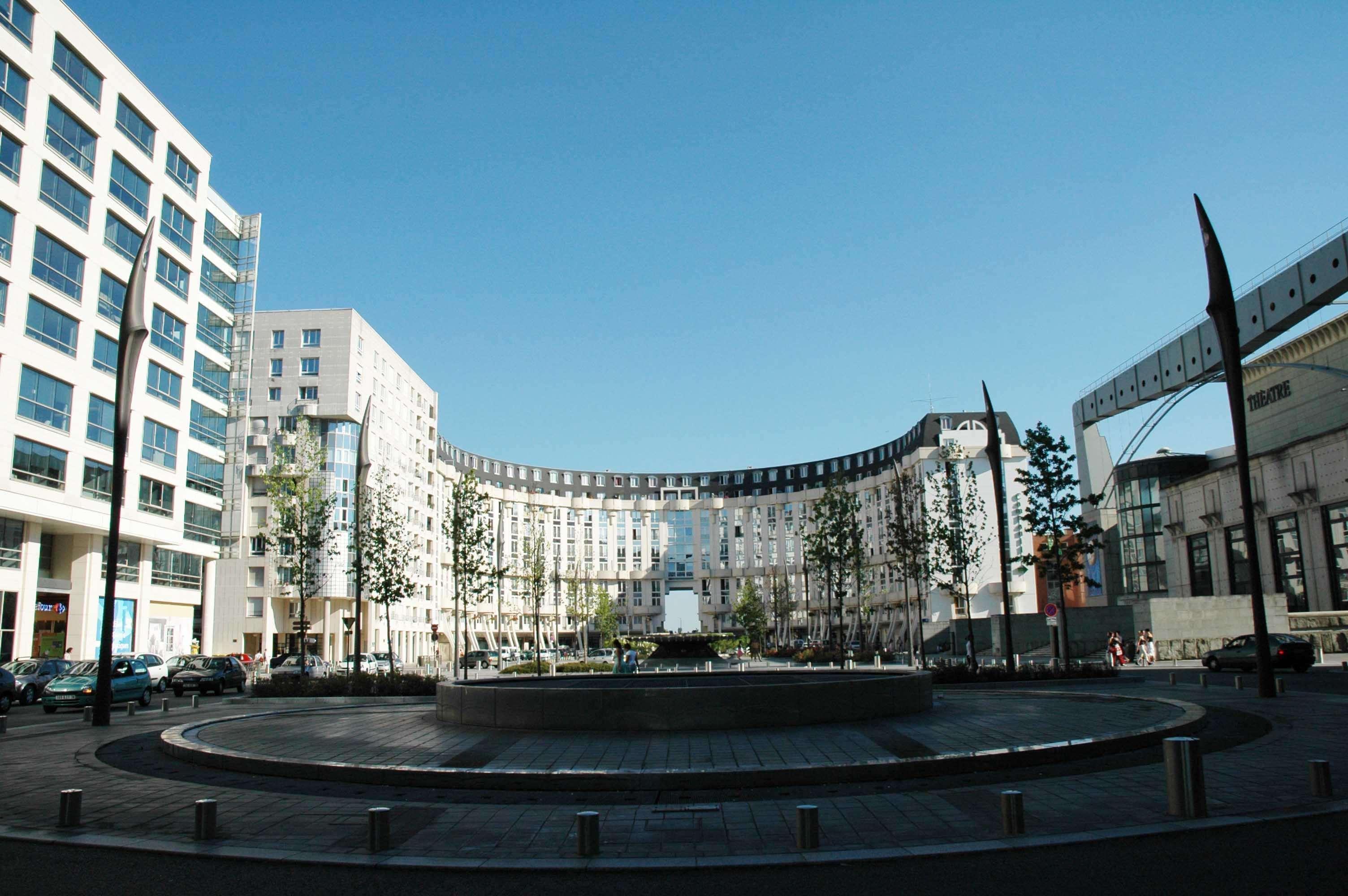 Campanile Saint-Quentin-En-Yvelines Hotel Montigny-le-Bretonneux Exterior photo