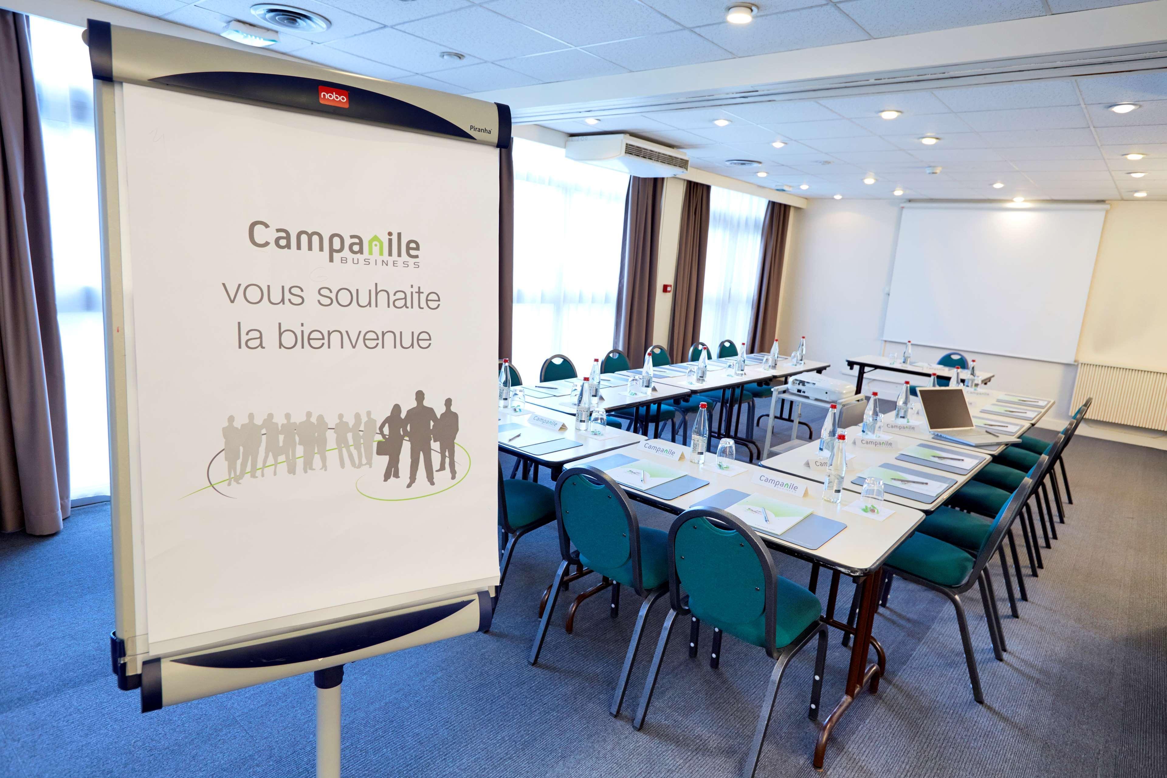 Campanile Saint-Quentin-En-Yvelines Hotel Montigny-le-Bretonneux Exterior photo