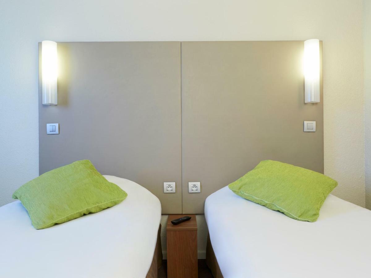 Campanile Saint-Quentin-En-Yvelines Hotel Montigny-le-Bretonneux Exterior photo